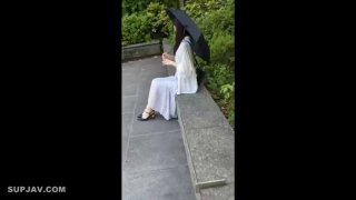 气质美女直播主的床上反差萌，手放进去就浪叫不停